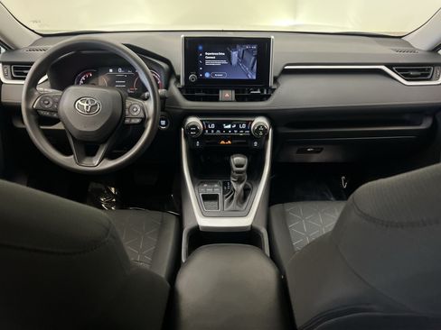 Used 2024 Toyota RAV4 XLE FWD image 22