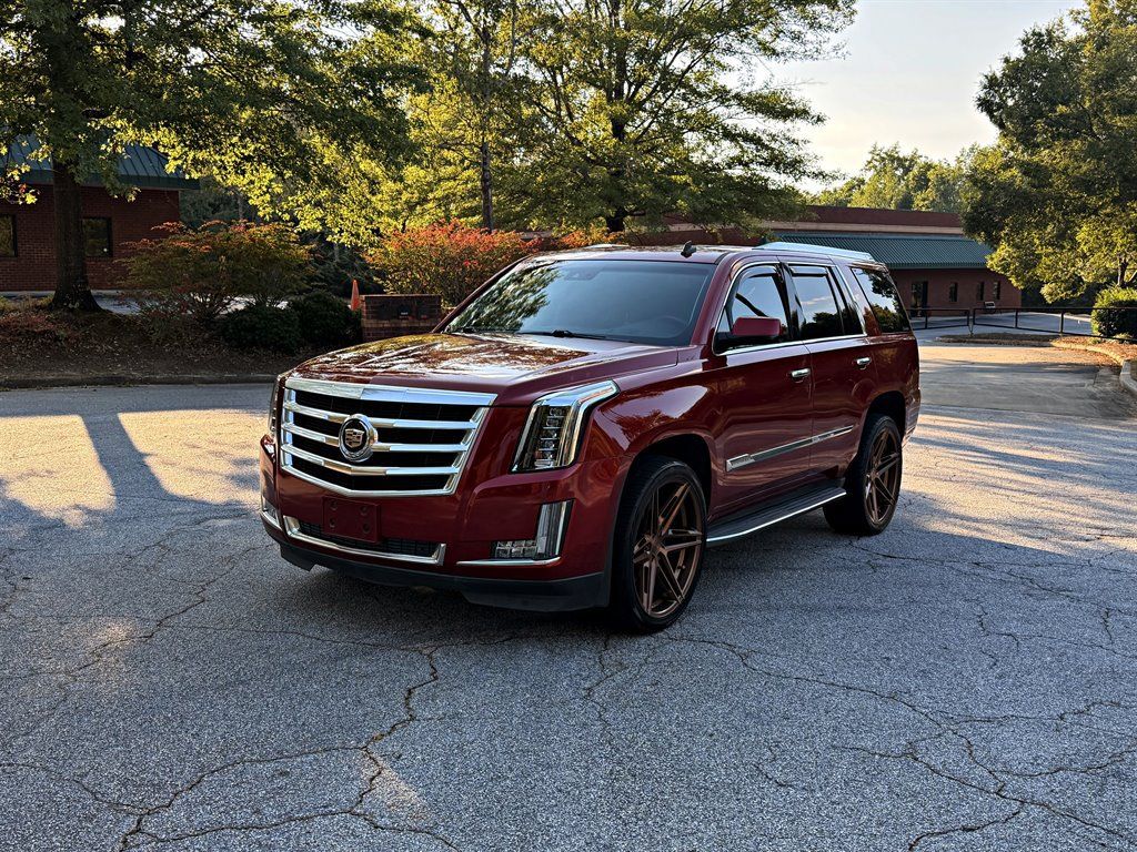 Used 2015 Cadillac Escalade Luxury RWD image 1
