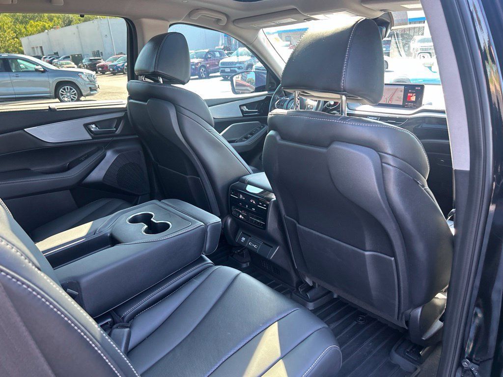 Used 2023 Acura MDX w/ Technology Package AWD/4WD image 39