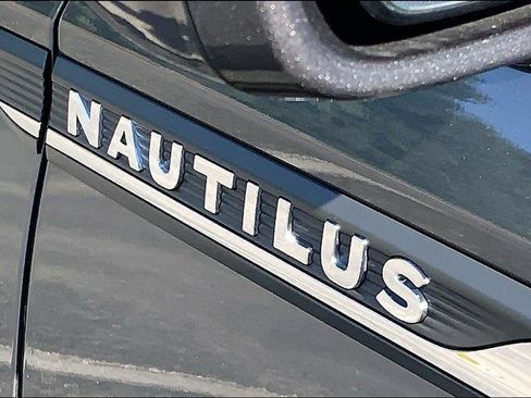 Used 2023 Lincoln Nautilus Reserve AWD/4WD image 28