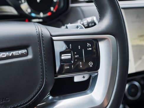 Used 2023 Land Rover Range Rover Long Wheelbase SE image 60