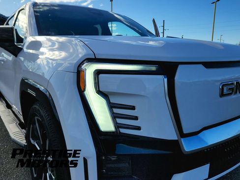 Used 2025 GMC Sierra EV Denali image 10