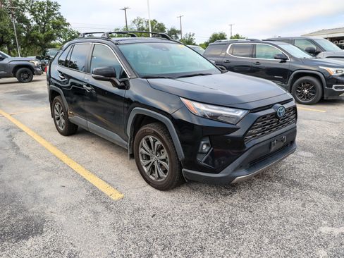 Used 2022 Toyota RAV4 Limited AWD/4WD image 6