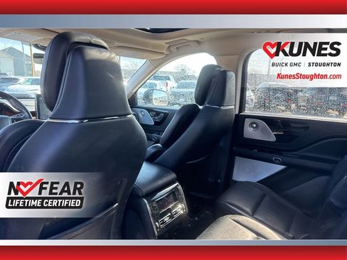 Used 2020 Lincoln Aviator Reserve w/ Equipment Group 202A image 37