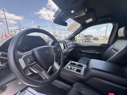 Used 2018 Ford Expedition XLT w/ Equipment Group 202A RWD image 23