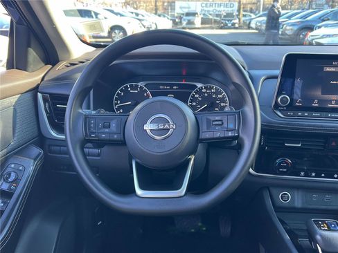 Certified 2022 Nissan Rogue SV image 21