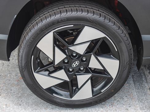 Used 2024 Hyundai Kona Limited AWD/4WD image 12