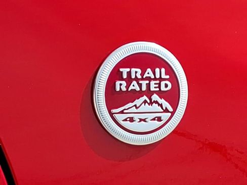 Used 2019 Jeep Cherokee Trailhawk image 10