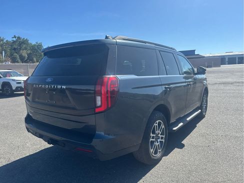 Certified 2025 Ford Expedition Active AWD/4WD image 5