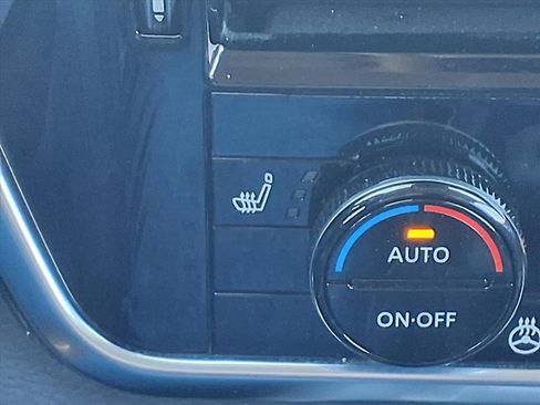 Used 2023 Nissan Rogue SL w/ SL Premium Package image 19