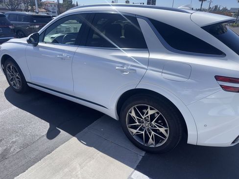 Used 2022 Genesis GV70 2.5T w/ Advanced Package image 6