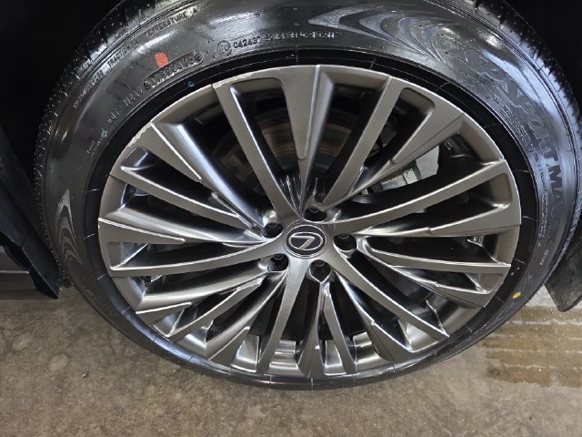Certified 2023 Lexus RZ 450e Premium w/ Cold Area Package AWD/4WD image 32
