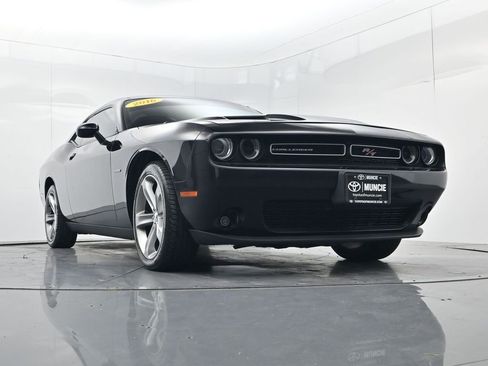 Used 2016 Dodge Challenger R/T RWD image 40