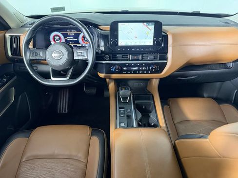 Used 2023 Nissan Pathfinder Platinum w/ Cargo Package FWD image 13