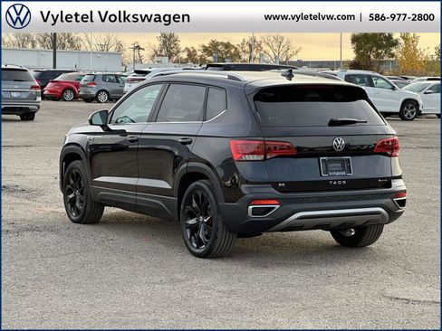 Certified 2023 Volkswagen Taos SE w/ Black Wheel Package image 4