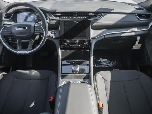 New 2025 Jeep Grand Cherokee Laredo X w/ Luxury Tech Group I image 19