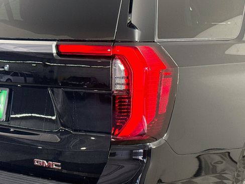 Used 2026 GMC Yukon Denali AWD/4WD image 34