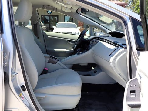 Used 2012 Toyota Prius Three image 18