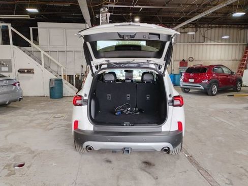 Used 2024 Ford Escape SE w/ PHEV Premium Package image 10