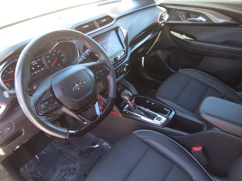 Used 2023 Chevrolet TrailBlazer RS w/ Sun and Liftgate Package image 17