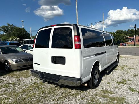 Used 2019 Chevrolet Express 3500 LT w/ LT Preferred Equipment Group image 8