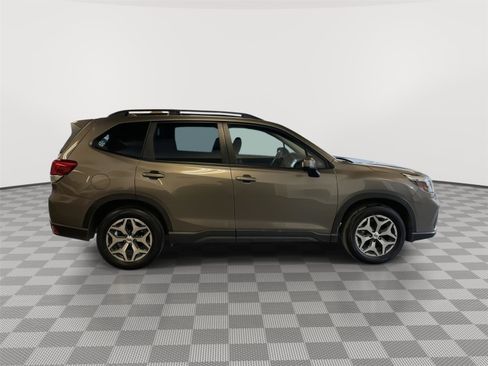Used 2021 Subaru Forester Premium image 6