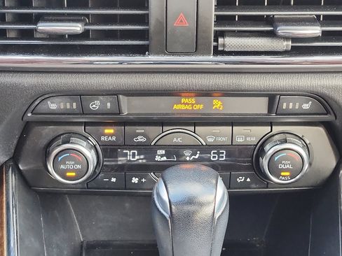 Used 2018 MAZDA CX-9 Signature image 18