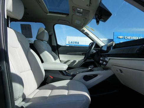 Used 2025 Kia Telluride EX w/ EX Captain's Chair Package image 18