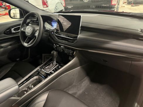 New 2026 Jeep Compass Latitude image 6