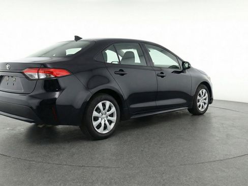 Used 2025 Toyota Corolla LE FWD image 9