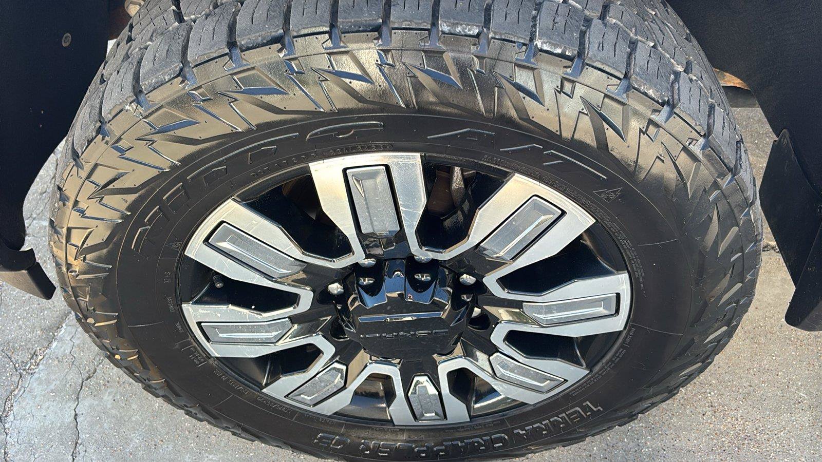 Used 2024 GMC Sierra 2500 Denali w/ Denali Reserve Package AWD/4WD image 15