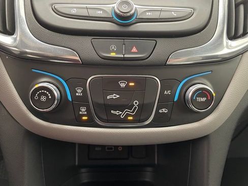 Used 2023 Chevrolet Equinox LS w/ LS Convenience Package image 5