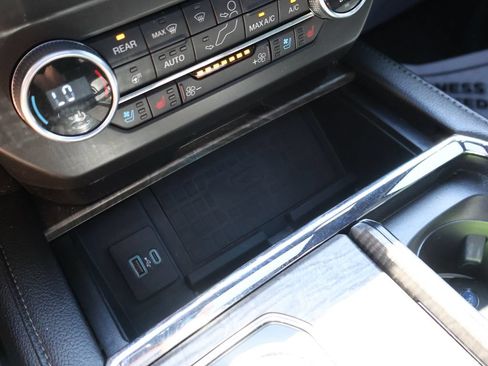 Used 2020 Ford Expedition Limited w/ Equipment Group 302A AWD/4WD image 41