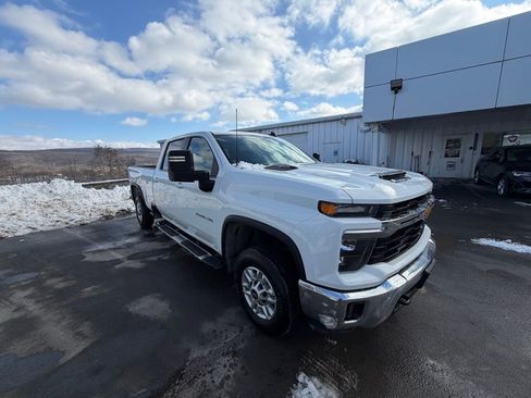Used 2025 Chevrolet Silverado 2500 LT w/ Convenience Package image 7