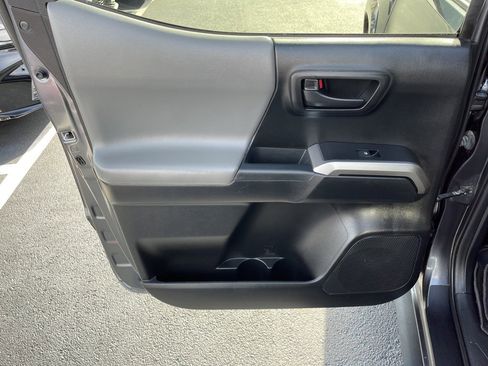 Certified 2022 Toyota Tacoma SR5 image 16