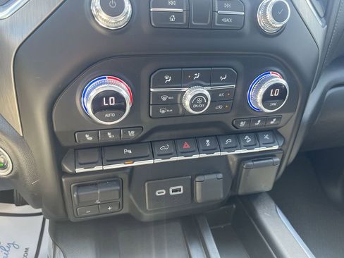 Used 2022 GMC Sierra 1500 Denali w/ Denali Premium Package AWD/4WD image 19