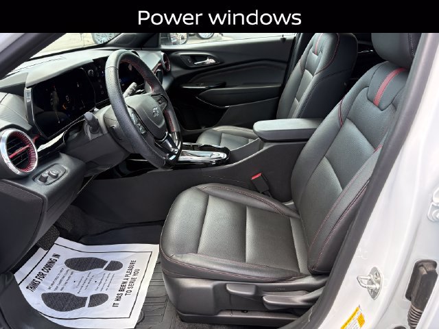 Used 2025 Chevrolet Trax RS w/ Driver Confidence Package FWD image 12