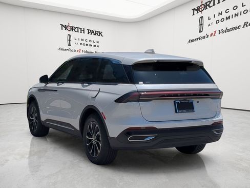 New 2026 Lincoln Nautilus Premier AWD/4WD image 3
