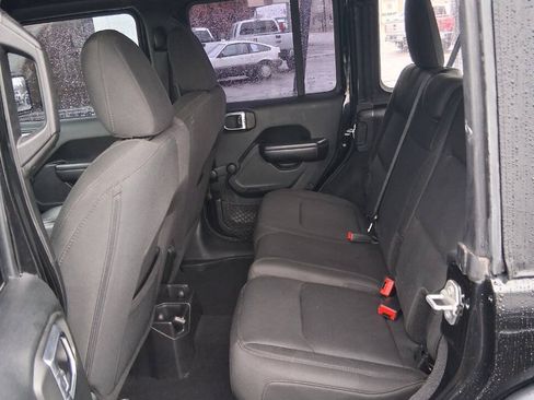 Used 2018 Jeep Wrangler Unlimited Sport AWD/4WD image 13