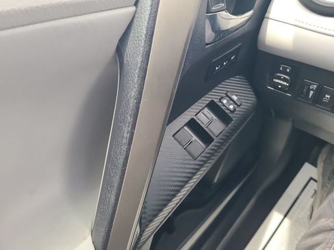 Used 2013 Toyota RAV4 Limited FWD image 17