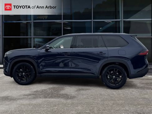 Used 2025 Toyota Grand Highlander Limited image 10