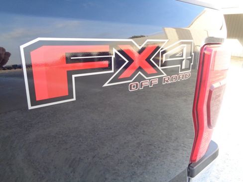 Used 2020 Ford F250 Lariat w/ Chrome Package image 27