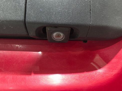 Used 2015 Toyota Tacoma Base image 25