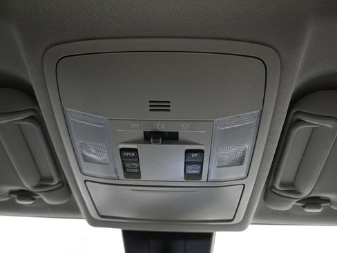 Used 2018 Toyota RAV4 Limited image 26