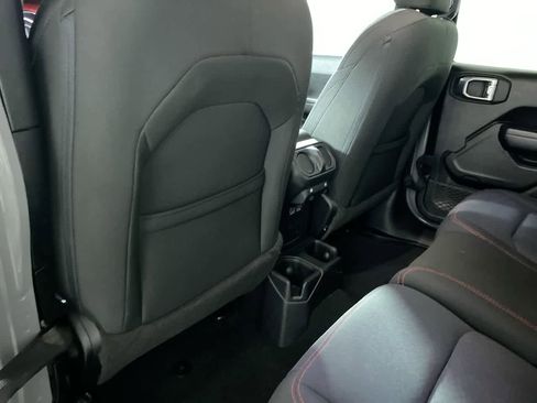 Used 2023 Jeep Wrangler Unlimited Rubicon image 31