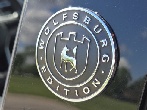 Used 2024 Volkswagen Tiguan Wolfsburg Edition AWD/4WD image 14