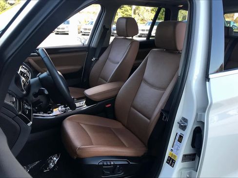 Used 2017 BMW X3 xDrive28i image 7