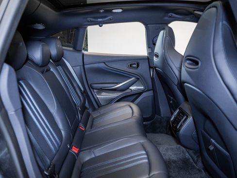 Used 2025 Aston Martin DBX 707 image 17