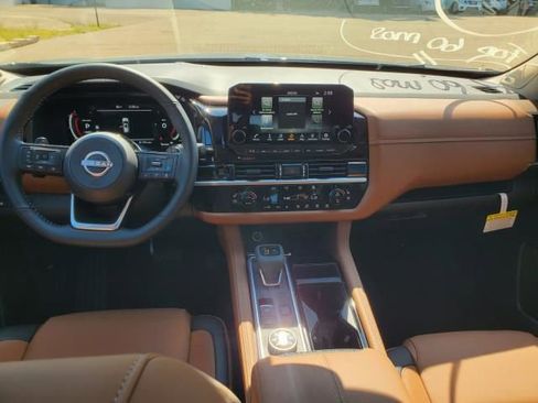 New 2025 Nissan Pathfinder Platinum w/ Cargo Package image 11