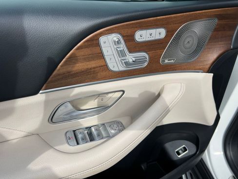 Used 2022 Mercedes-Benz GLS 450 4MATIC image 26